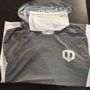 Men’s Large Long Sleeve Sun Hoodie with built in vented neck gaiter